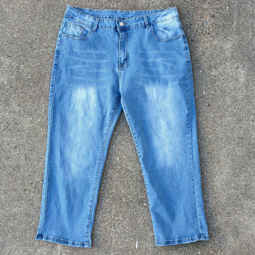Women’s Straight Leg Jeans Size 2XL Blue High Rise Capri Distressed